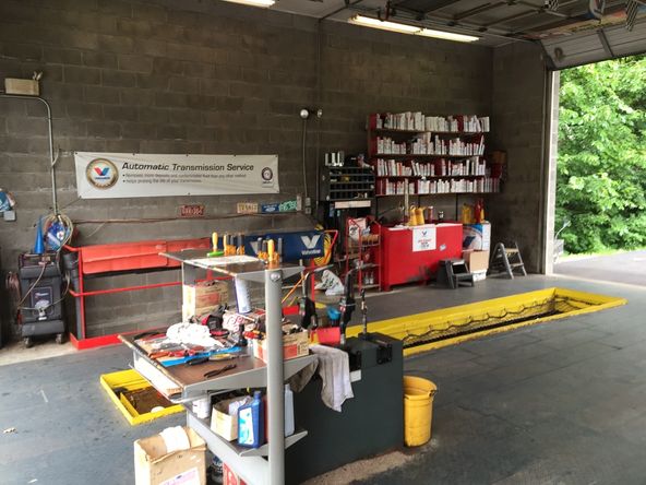 Quick Lube: 308 Ridge Ave, Washington, PA 15301